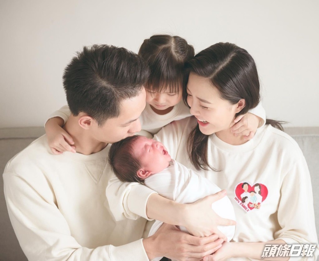 吳若希為老公誕下一女一子。